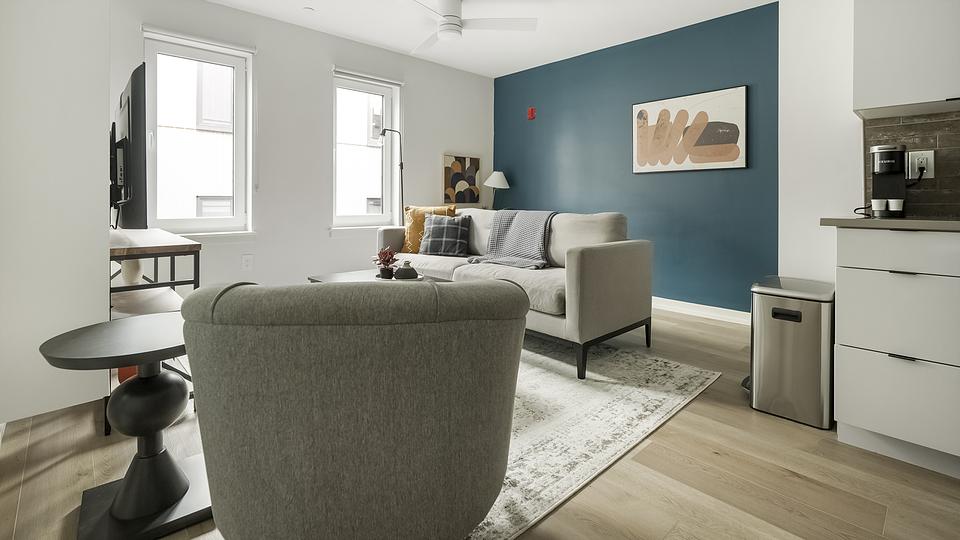 These photos are from another Landing in this building.