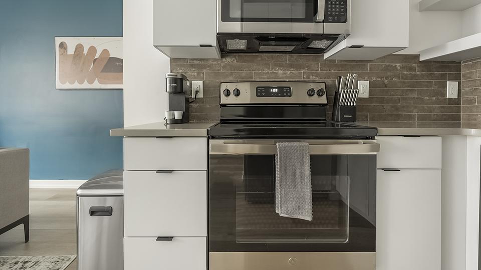 These photos are from another Landing in this building.