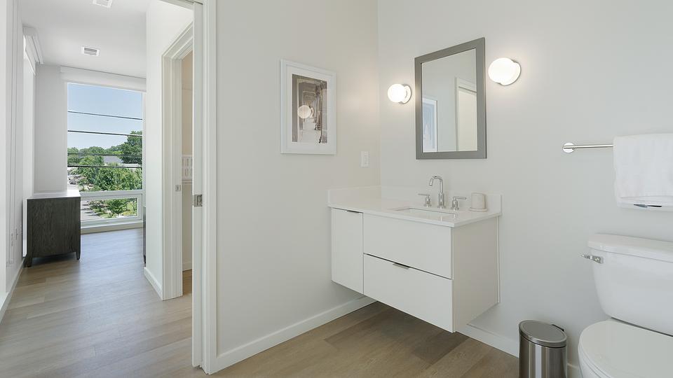 These photos are from another Landing in this building.