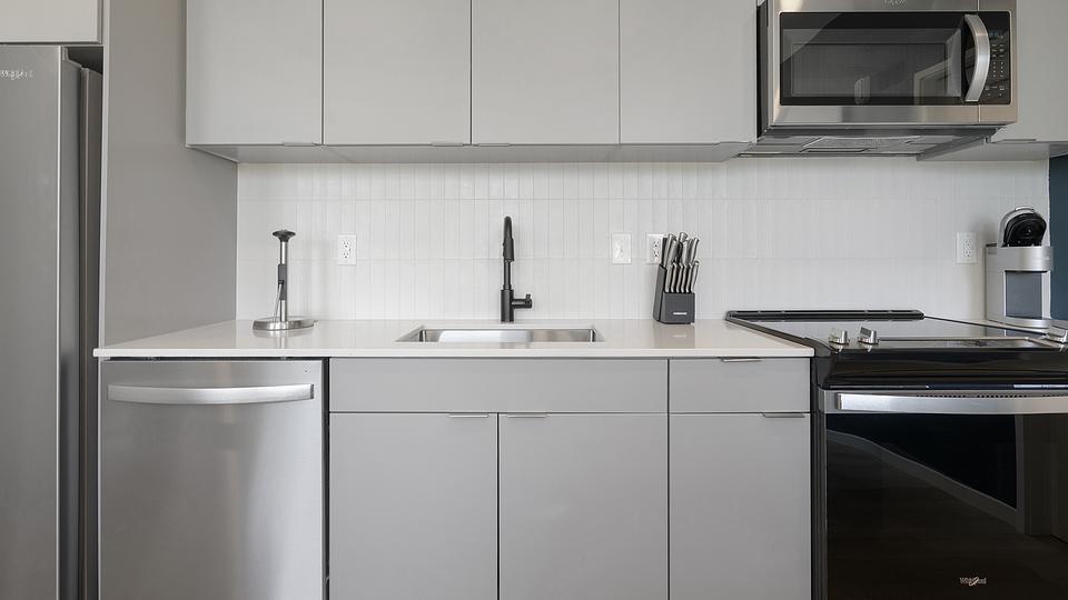 These photos are from another Landing in this building.