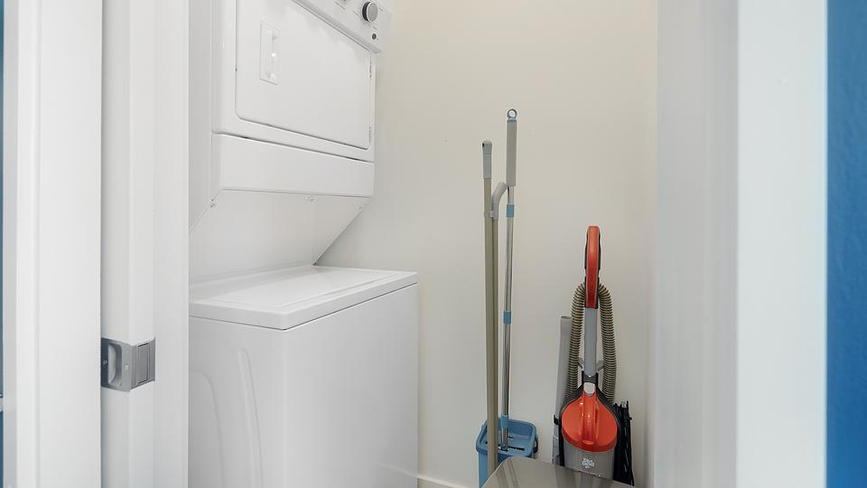 These photos are from another Landing in this building.