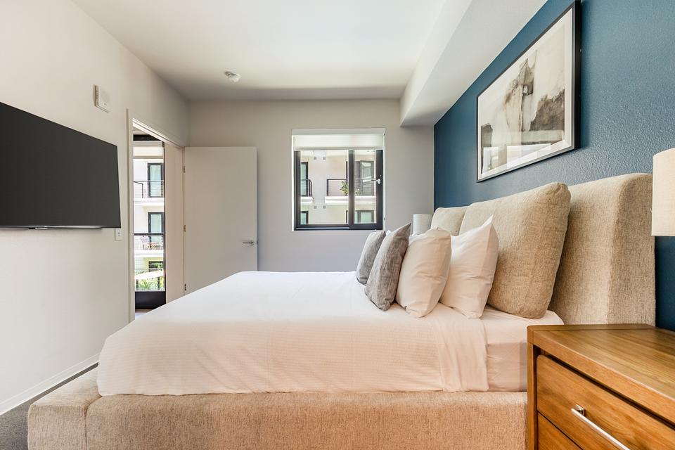 These photos are from another Landing in this building.