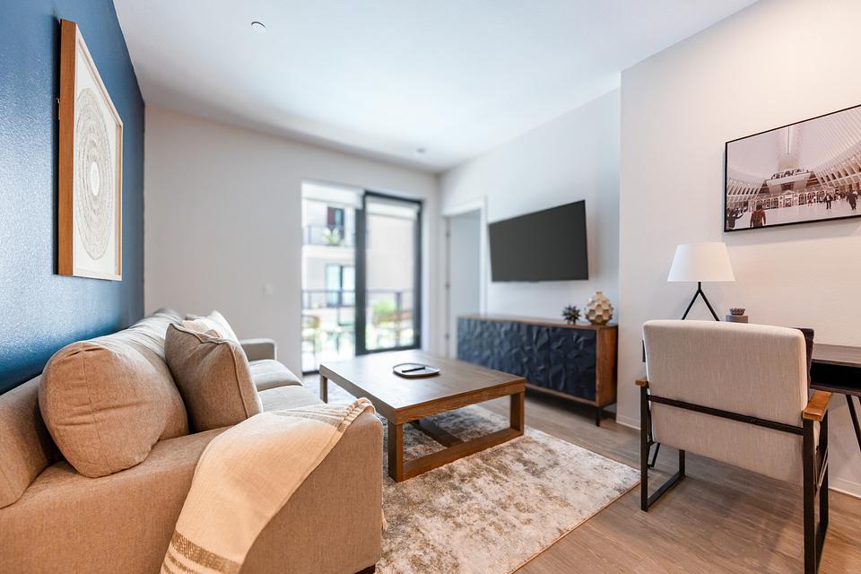 These photos are from another Landing in this building.