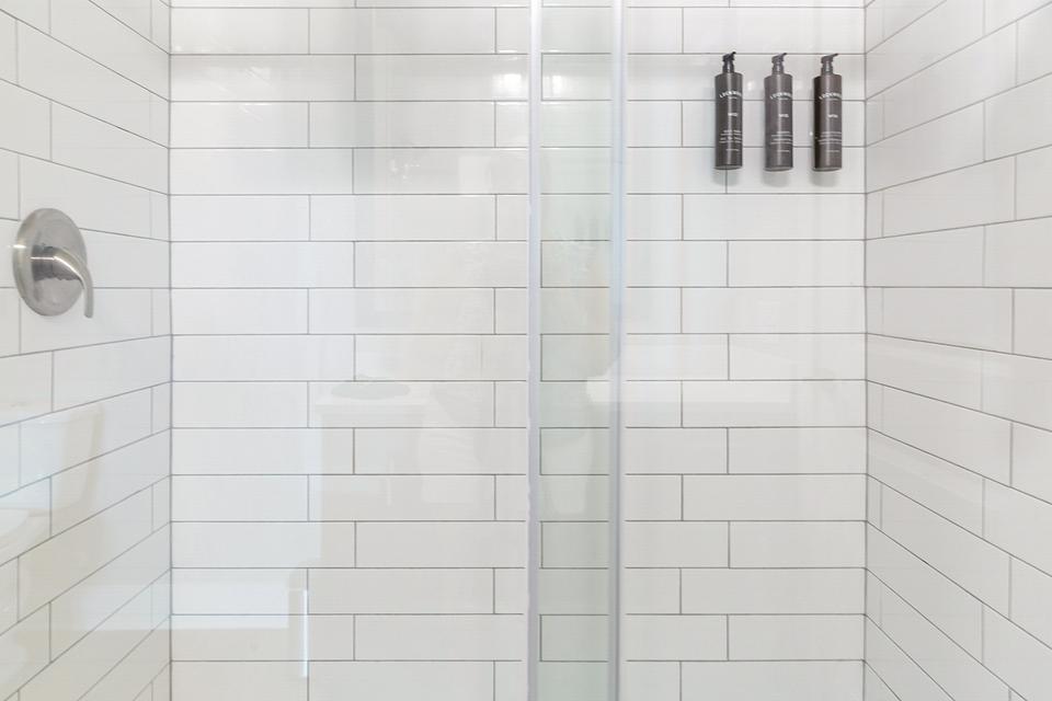 These photos are from another Landing in this building.