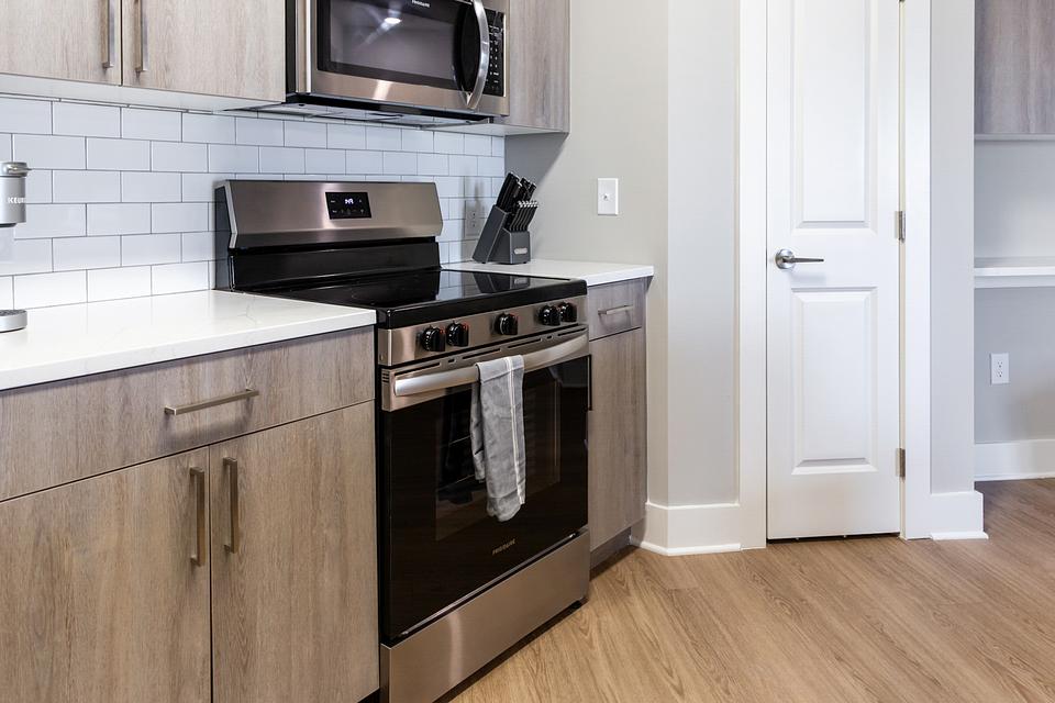 These photos are from another Landing in this building.