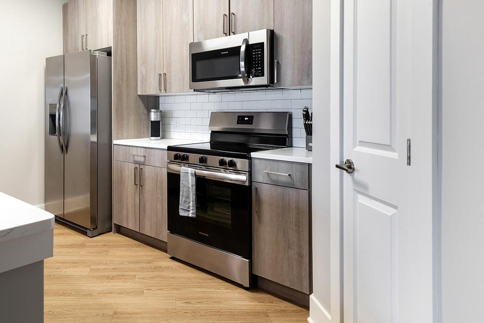 These photos are from another Landing in this building.