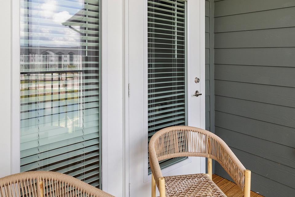 These photos are from another Landing in this building.