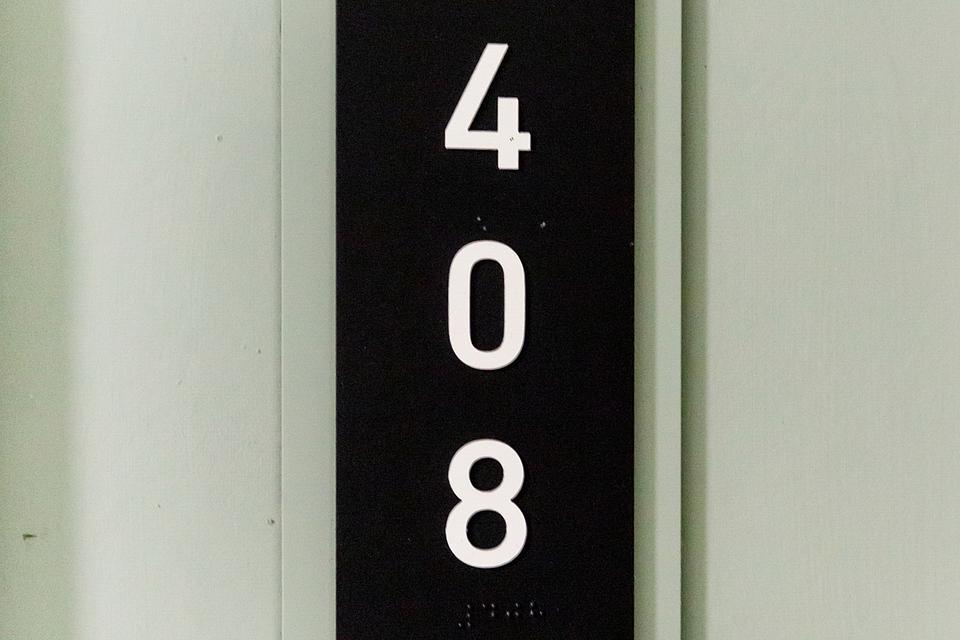 These photos are from another Landing in this building.