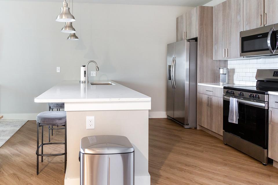 These photos are from another Landing in this building.