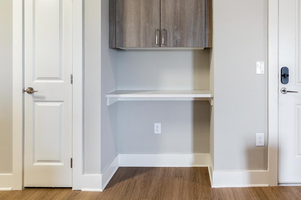 These photos are from another Landing in this building.