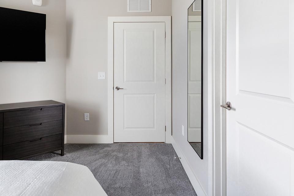 These photos are from another Landing in this building.