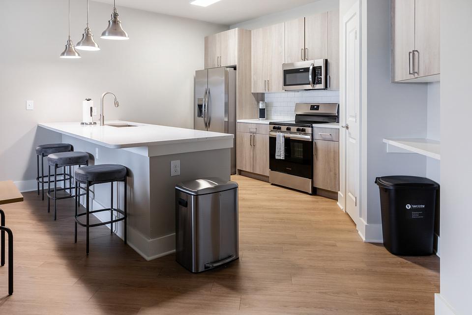 These photos are from another Landing in this building.