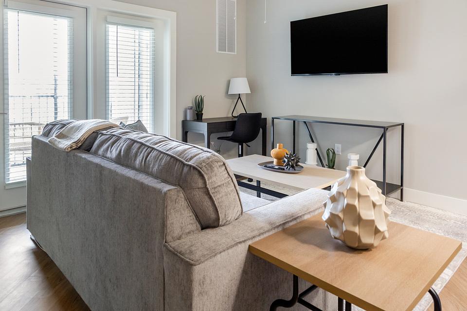 These photos are from another Landing in this building.