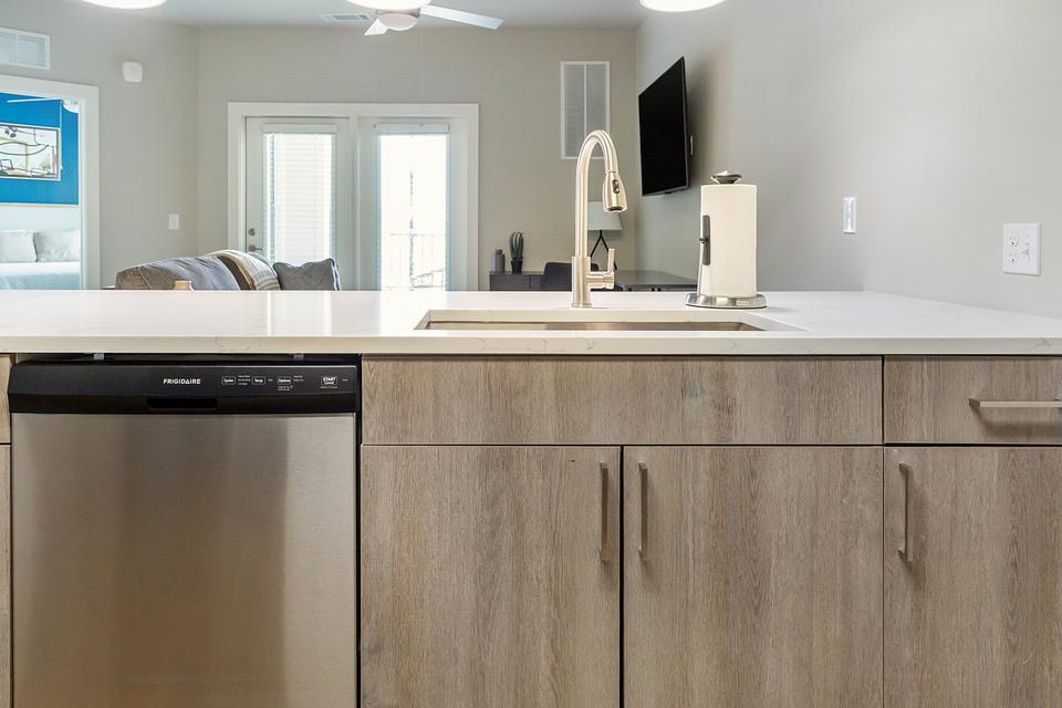 These photos are from another Landing in this building.