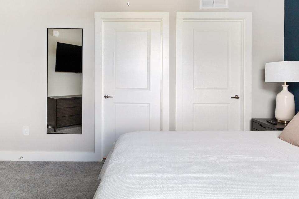 These photos are from another Landing in this building.