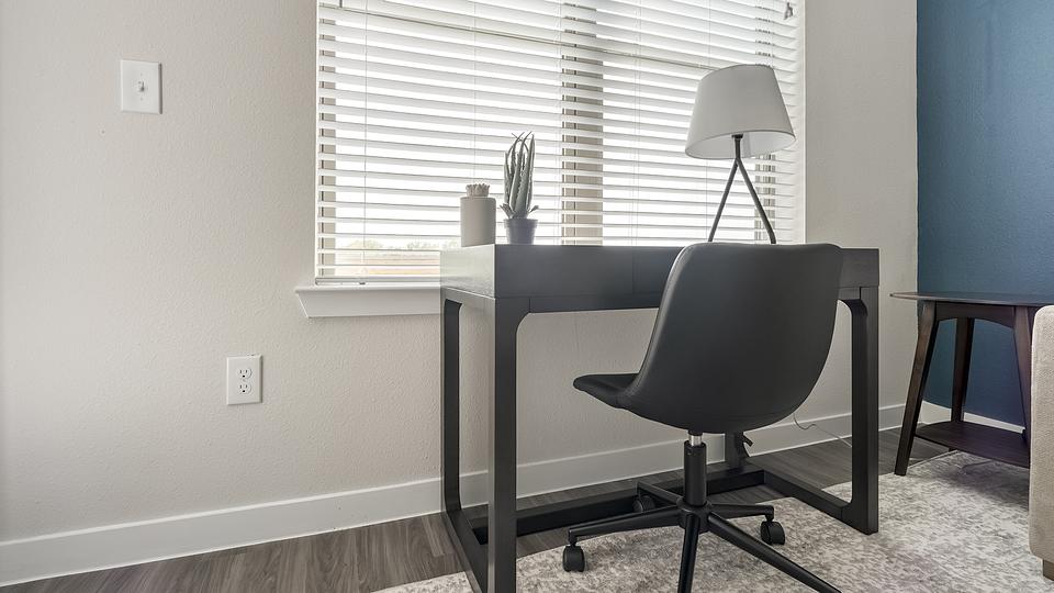 These photos are from another Landing in this building.