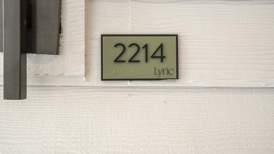 These photos are from another Landing in this building.