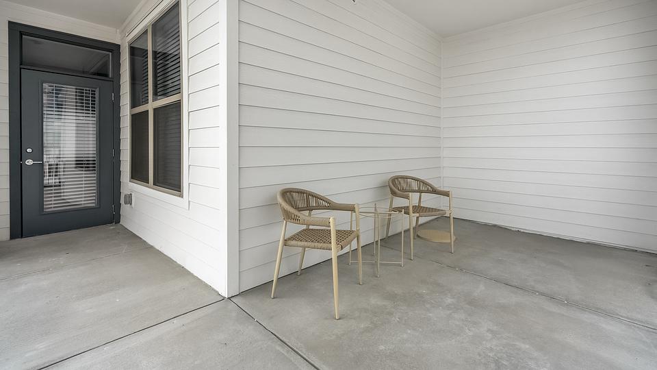 These photos are from another Landing in this building.