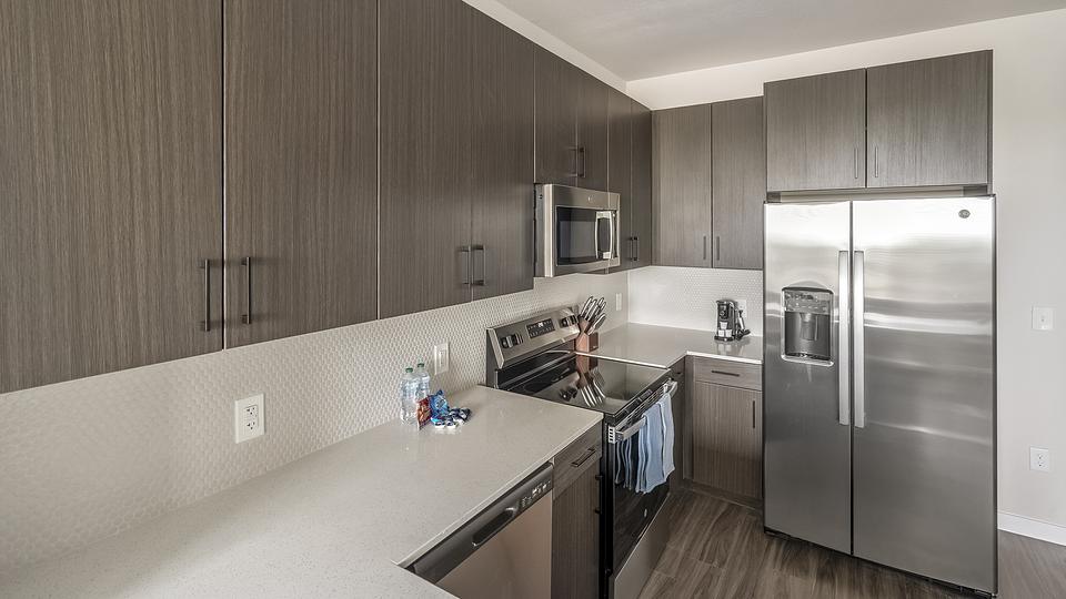 These photos are from another Landing in this building.