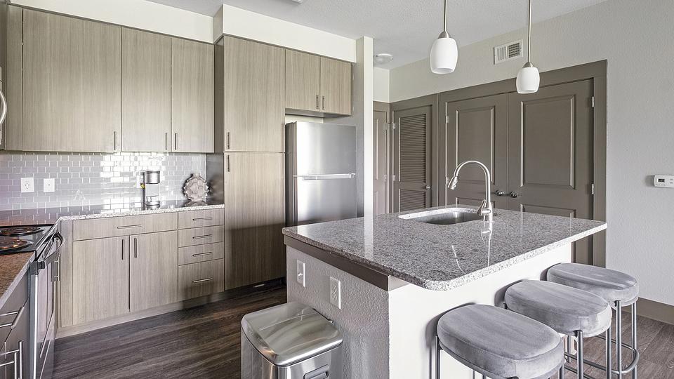 These photos are from another Landing in this building.