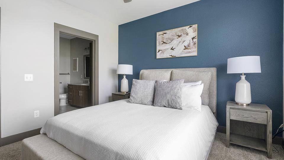 These photos are from another Landing in this building.