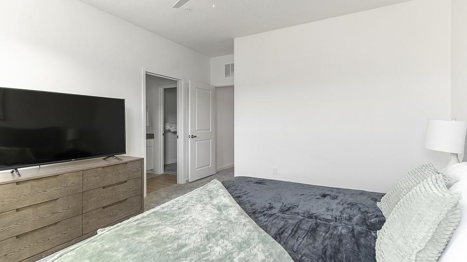 These photos are from another Landing in this building.