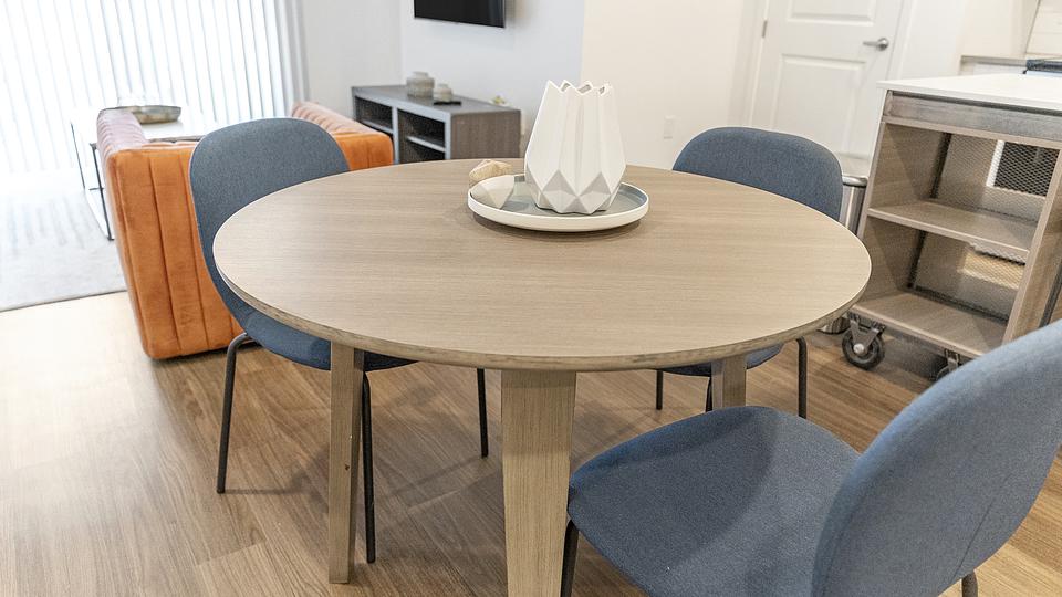 These photos are from another Landing in this building.