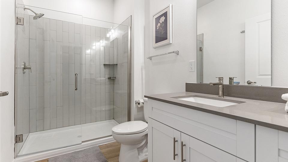 These photos are from another Landing in this building.