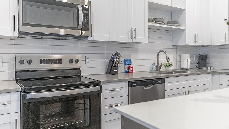 These photos are from another Landing in this building.