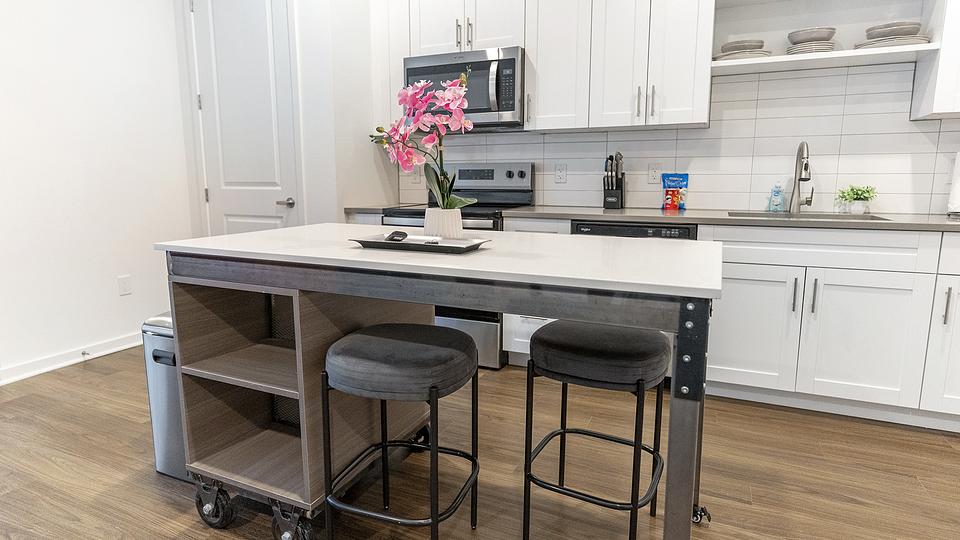 These photos are from another Landing in this building.