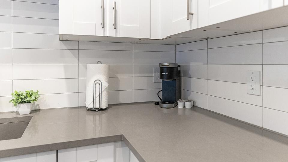 These photos are from another Landing in this building.