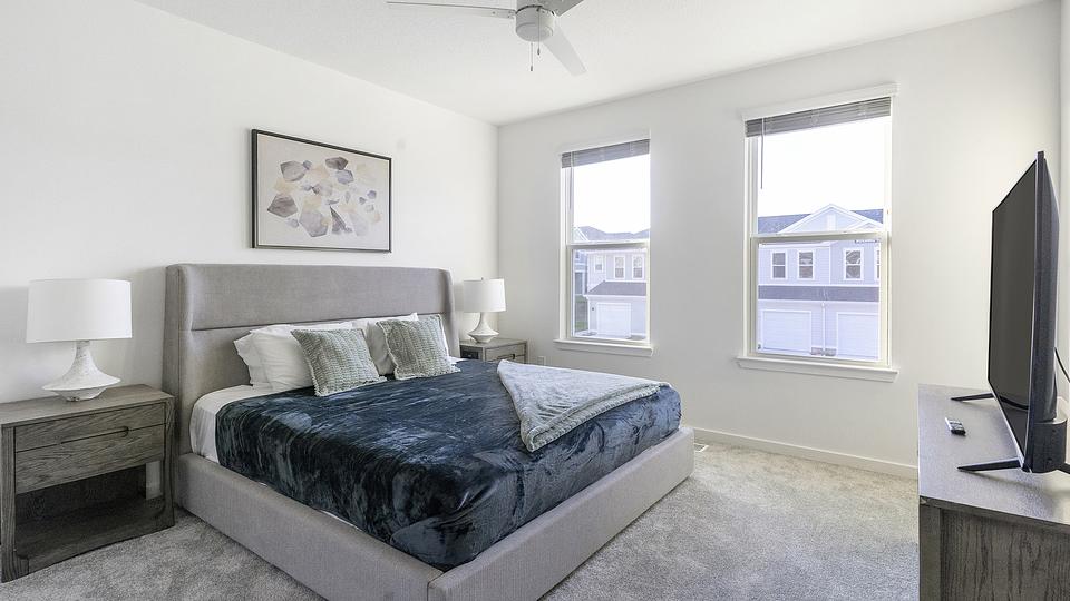 These photos are from another Landing in this building.