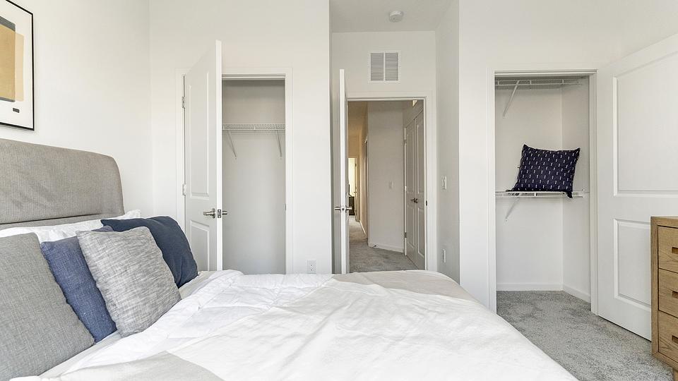 These photos are from another Landing in this building.