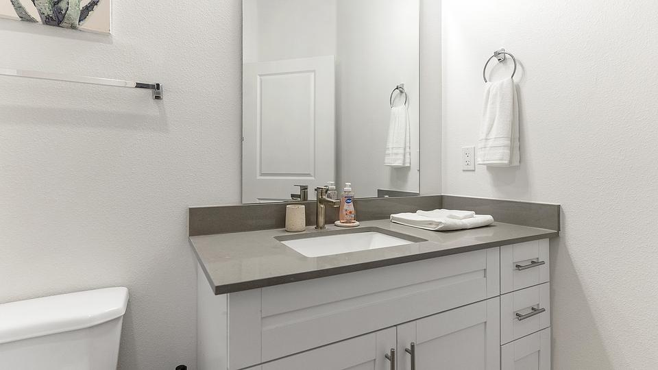 These photos are from another Landing in this building.