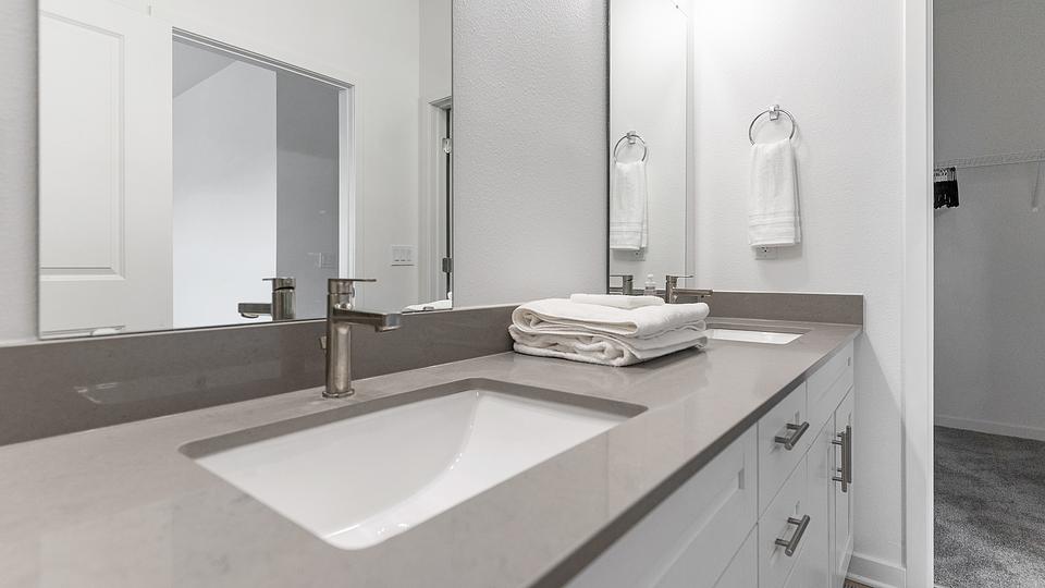 These photos are from another Landing in this building.