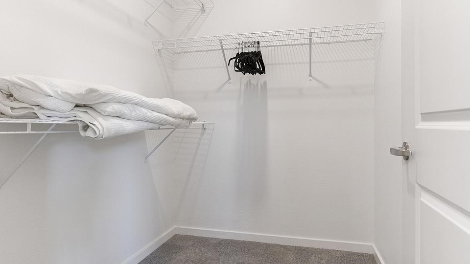 These photos are from another Landing in this building.