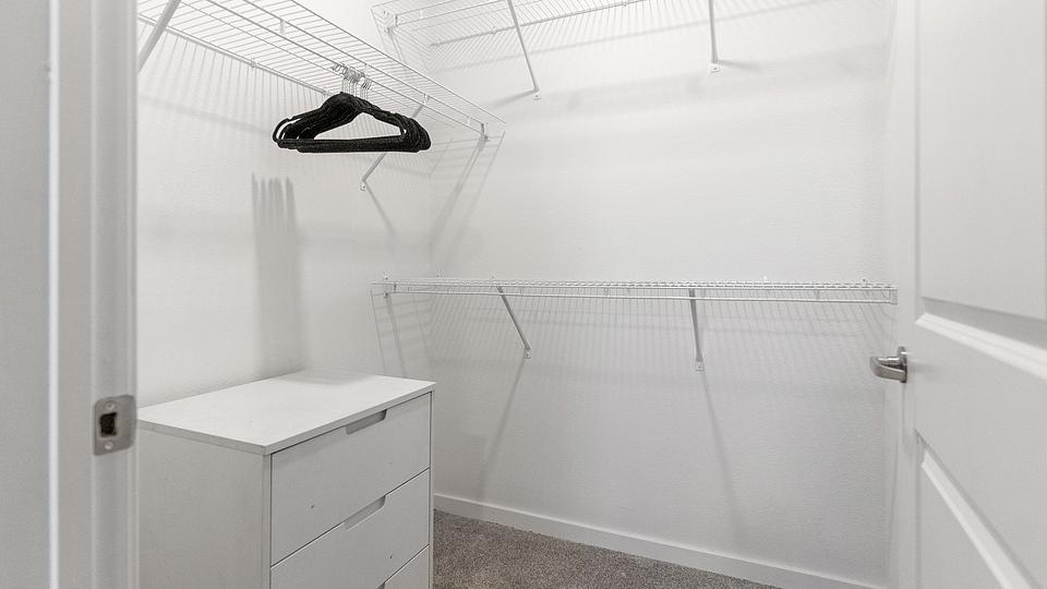 These photos are from another Landing in this building.