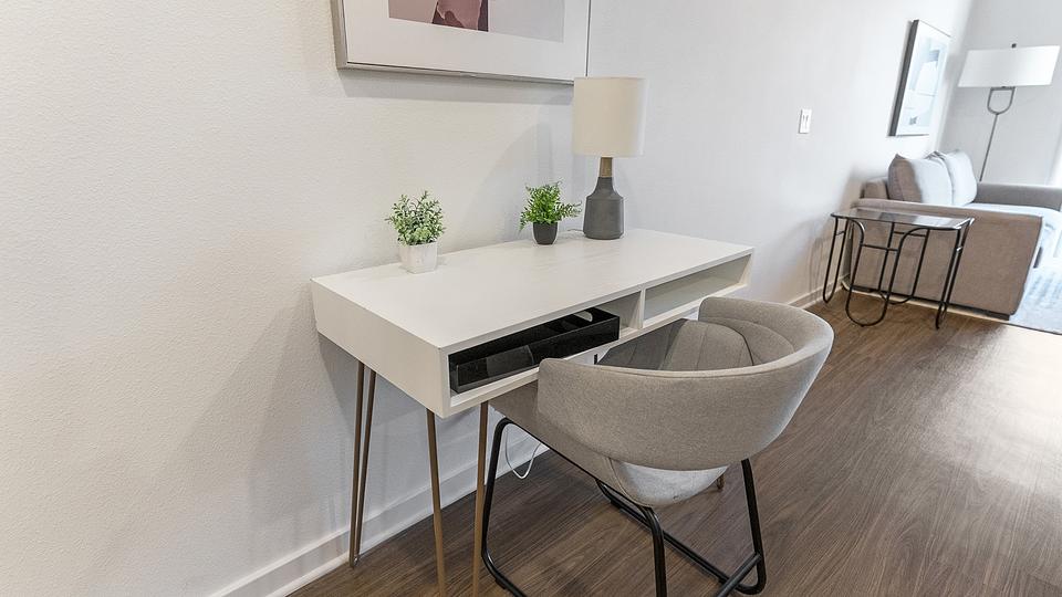 These photos are from another Landing in this building.