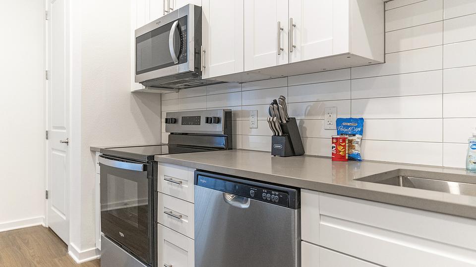 These photos are from another Landing in this building.