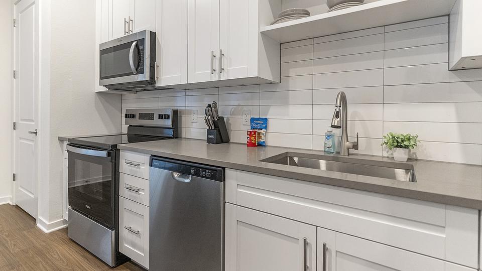 These photos are from another Landing in this building.