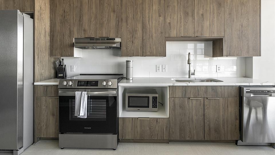 These photos are from another Landing in this building.