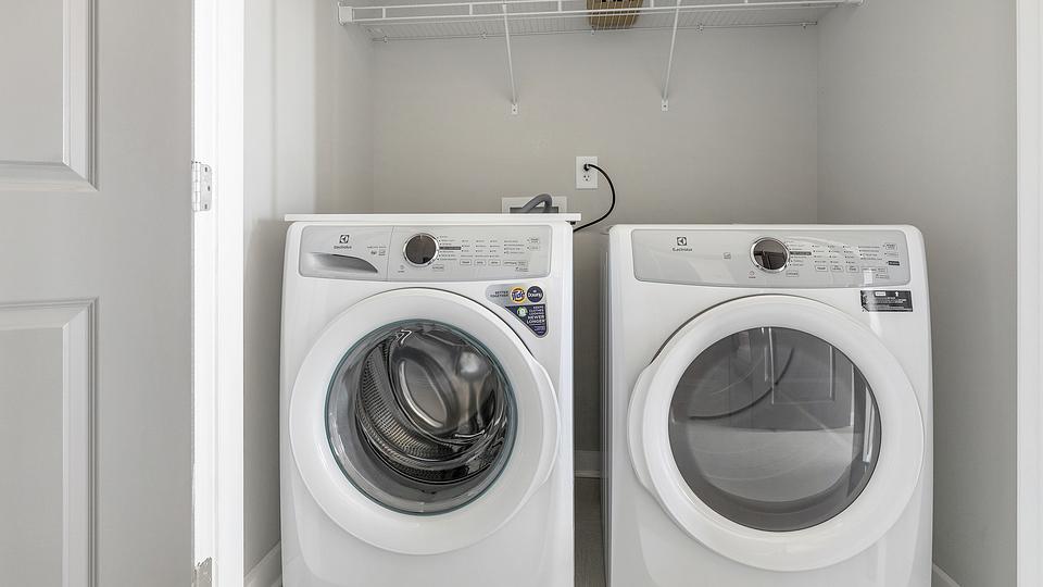 These photos are from another Landing in this building.