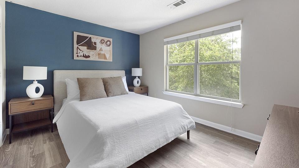 These photos are from another Landing in this building.