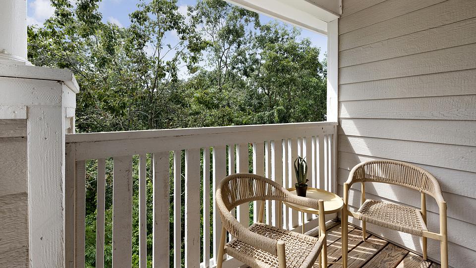 These photos are from another Landing in this building.