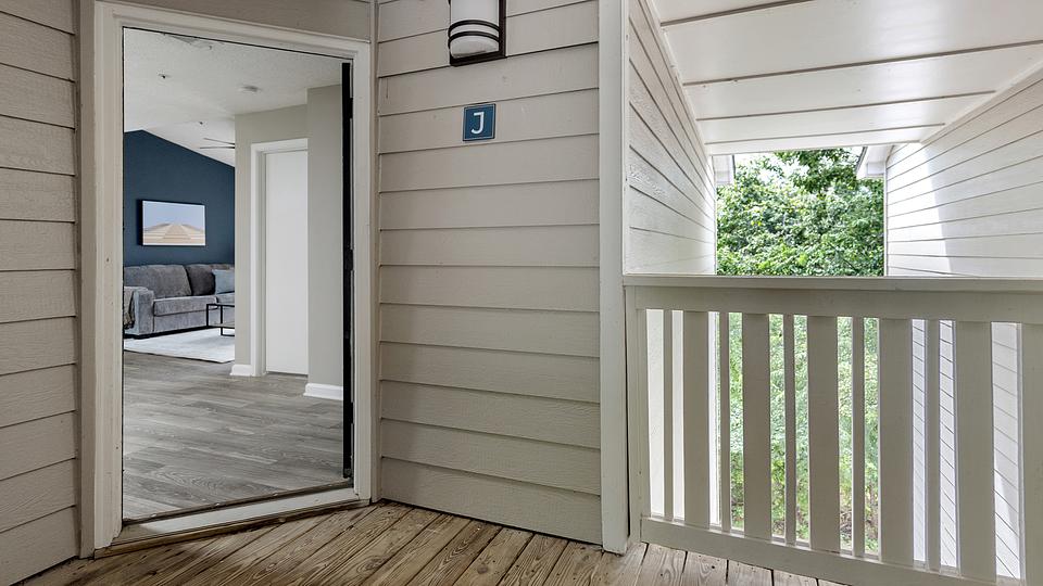 These photos are from another Landing in this building.