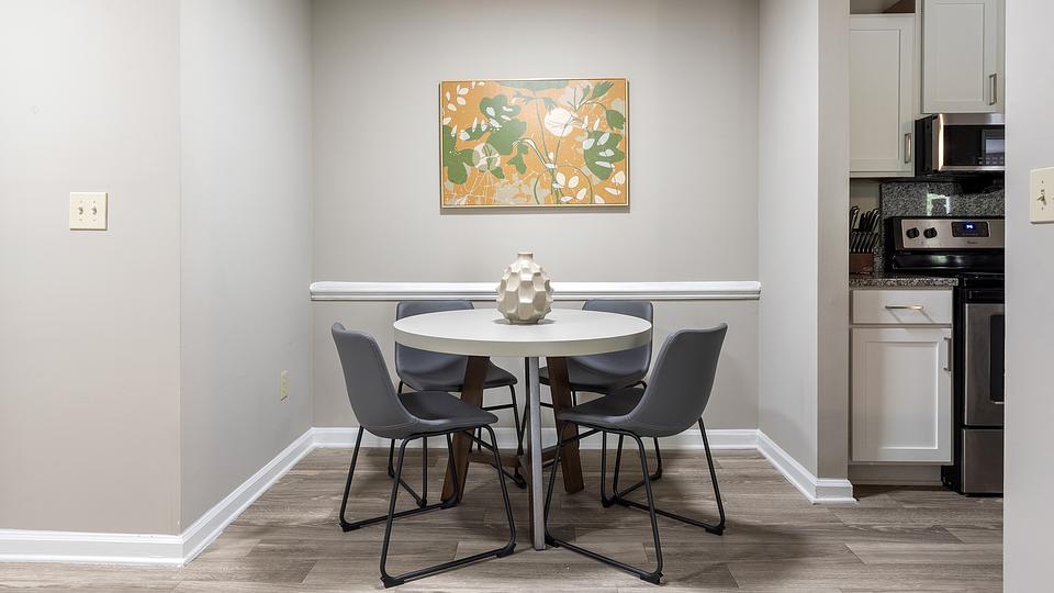 These photos are from another Landing in this building.