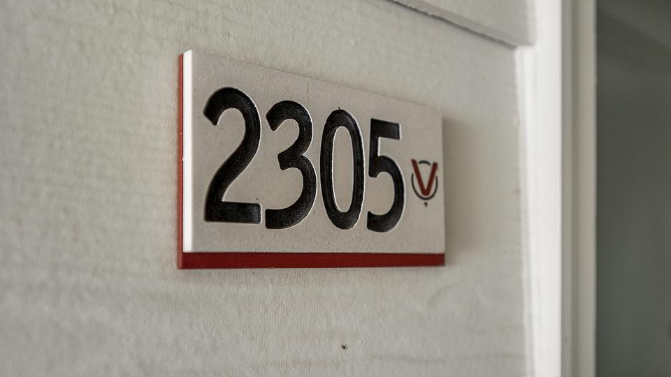These photos are from another Landing in this building.