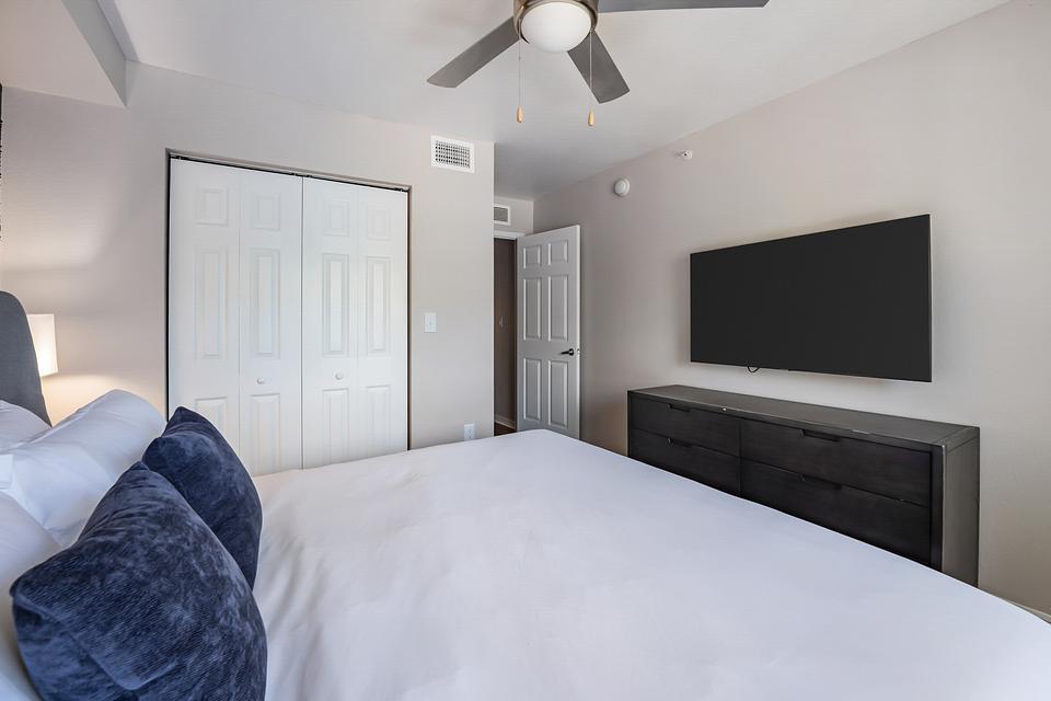 These photos are from another Landing in this building.