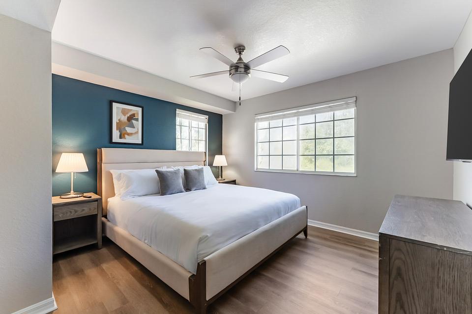 These photos are from another Landing in this building.