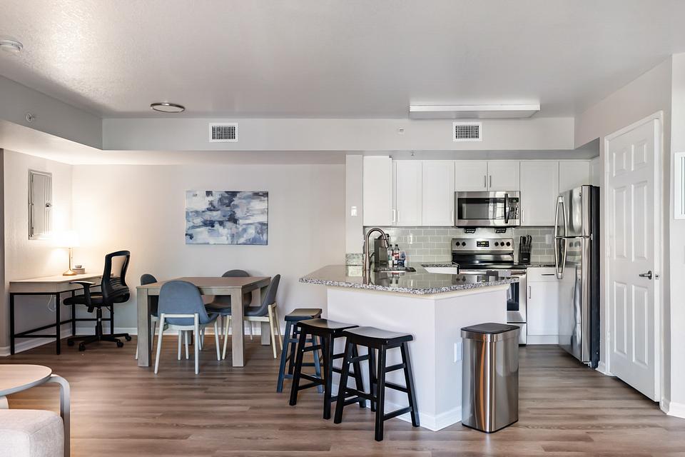 These photos are from another Landing in this building.